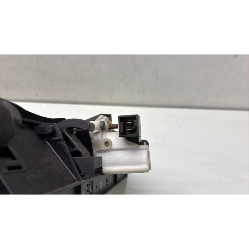 Bouton de coffre PEUGEOT 206+ Photo n°4