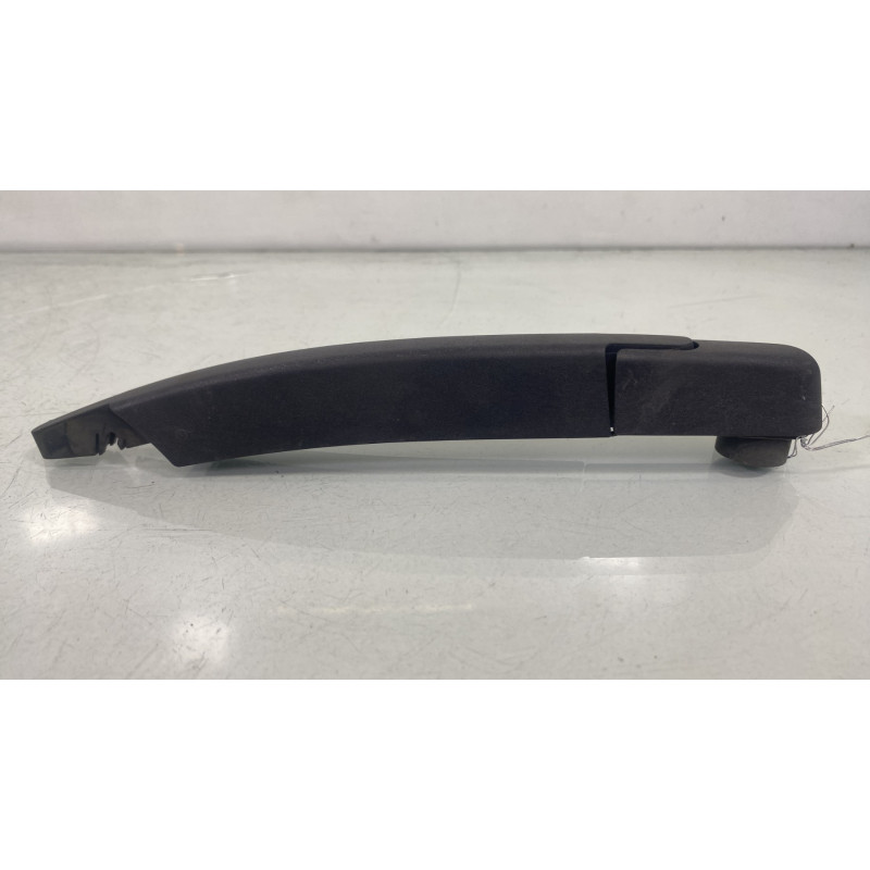 Bras essuie glace arriere CITROEN C4 CACTUS Photo n°4