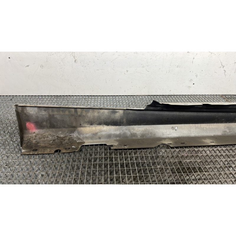 Bas de caisse gauche BMW SERIE 1 E88 Photo n°6
