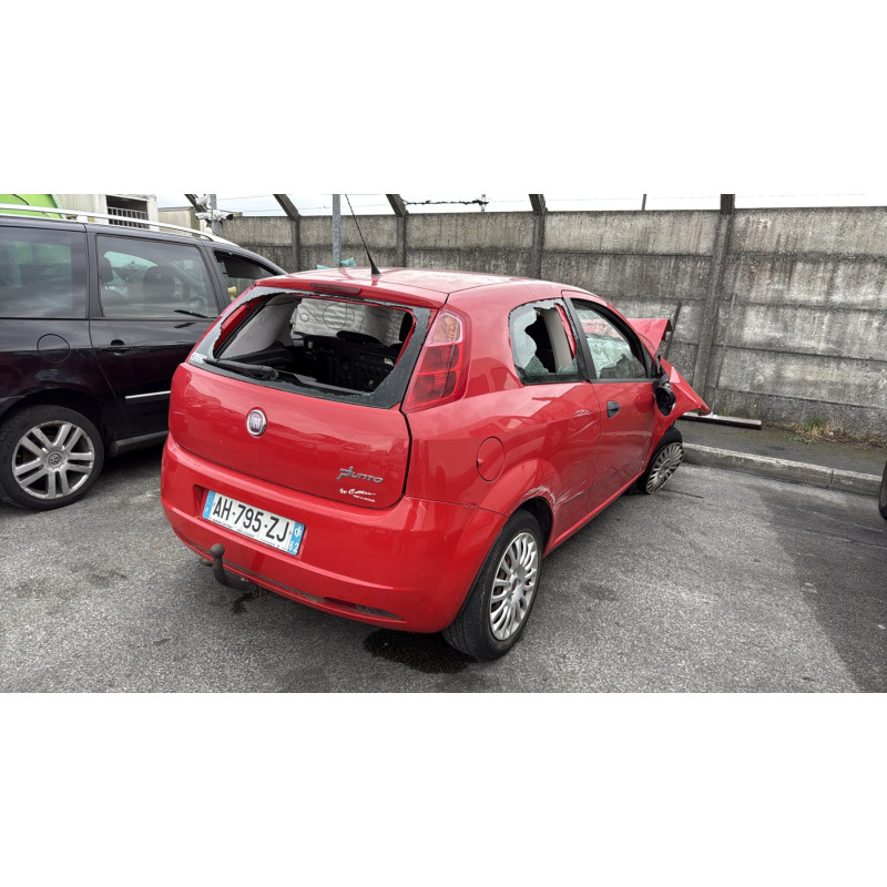 Leve vitre electrique avant gauche FIAT GRANDE PUNTO Photo n°10