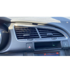 Sigle de calandre PEUGEOT 3008 1