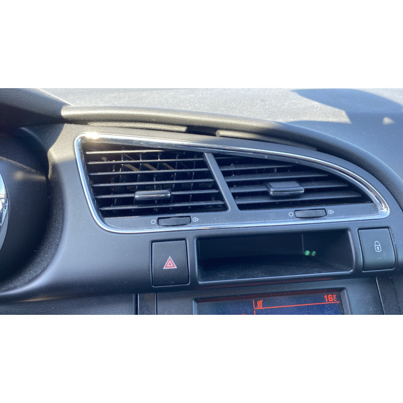 Sigle de calandre PEUGEOT 3008 1 Photo n°20