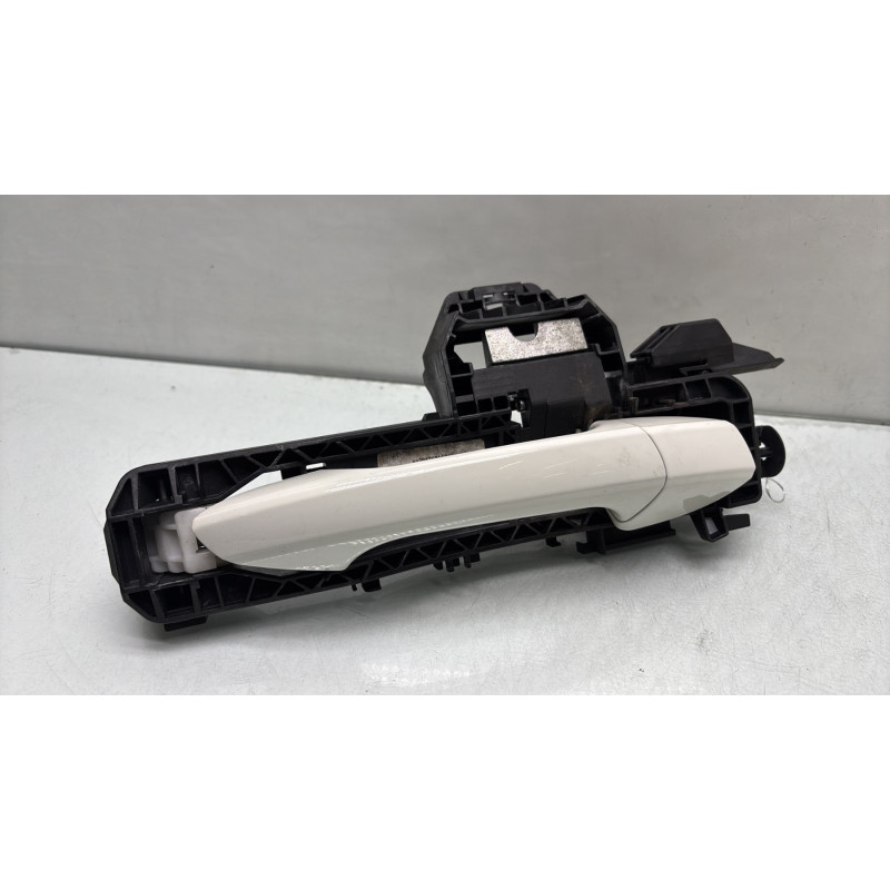 Poignee porte arriere droit MERCEDES CLASSE A 176 Photo n°1