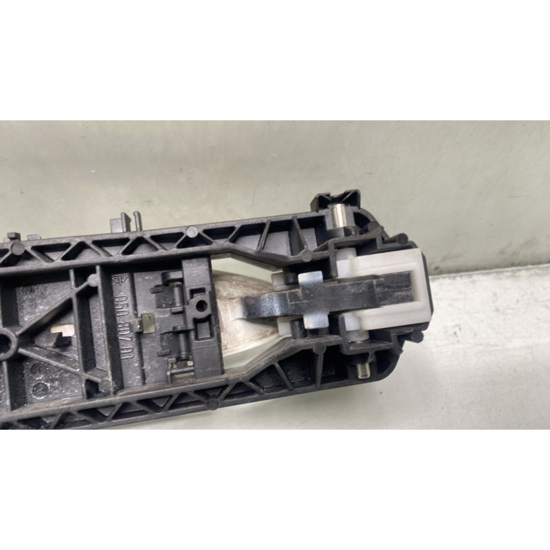 Poignee porte avant gauche MERCEDES CLASSE A 176 Photo n°4