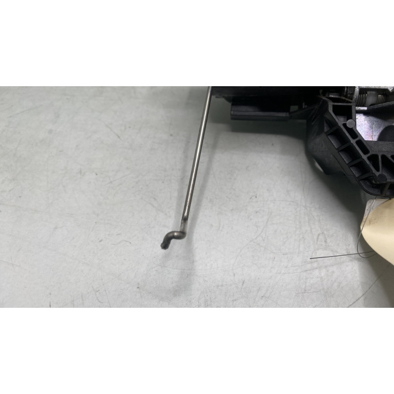 Poignee porte avant gauche MERCEDES CLASSE A 176 Photo n°6