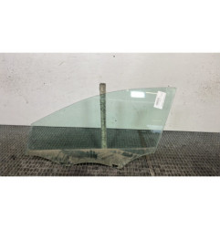 Vitre avant gauche MERCEDES CLASSE A 176 Photo n°1