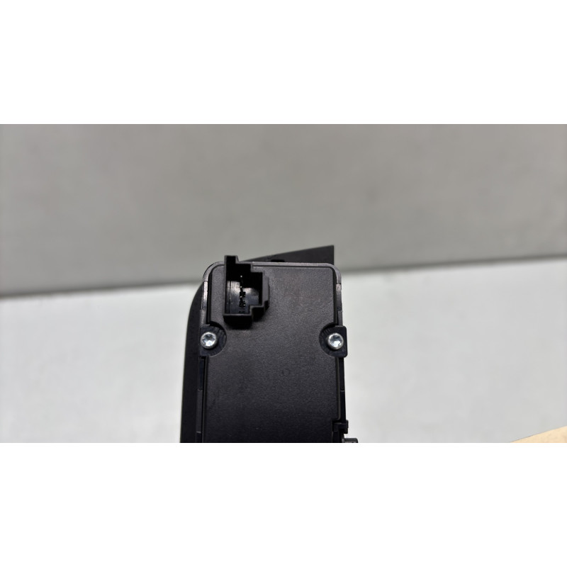 Bouton de warning MERCEDES CLASSE A 176 Photo n°4