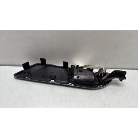 Poignee interieur avant droit MERCEDES CLASSE A 176