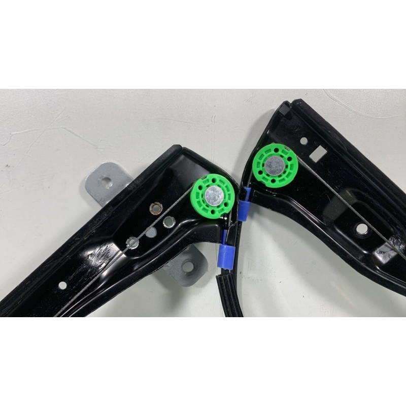 Leve vitre electrique avant gauche VOLKSWAGEN GOLF 5 Photo n°4