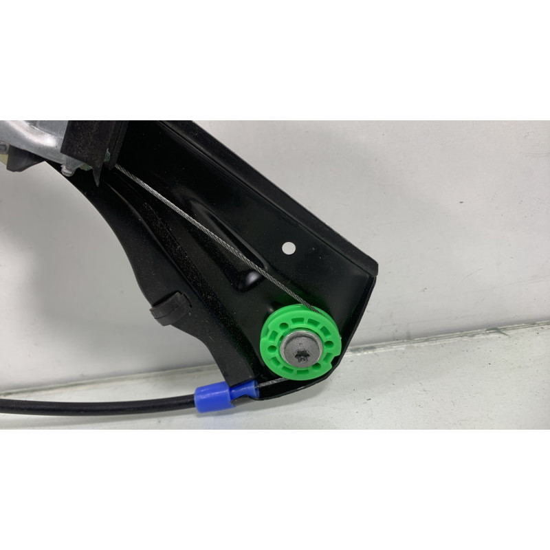 Leve vitre electrique avant gauche VOLKSWAGEN GOLF 5 Photo n°7