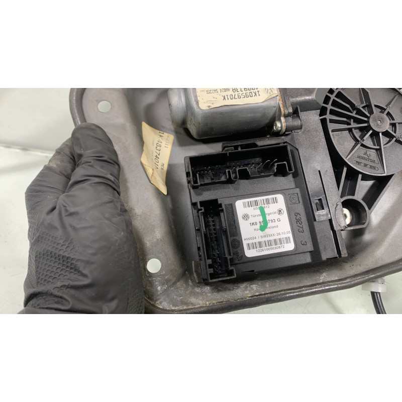 Leve vitre electrique avant gauche VOLKSWAGEN GOLF 5 Photo n°13