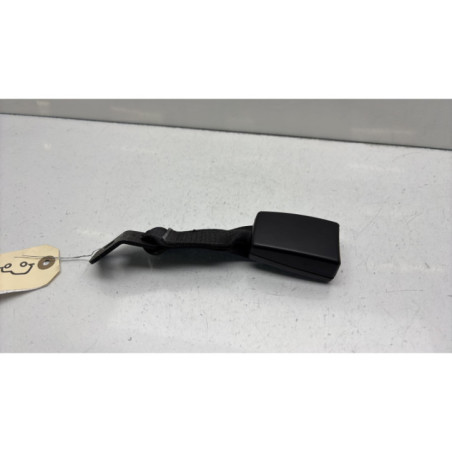 Attache ceinture arriere droit BMW SERIE 1 E88 Photo n°1