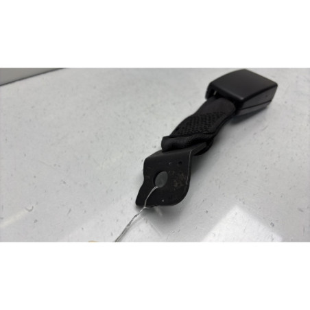 Attache ceinture arriere droit BMW SERIE 1 E88