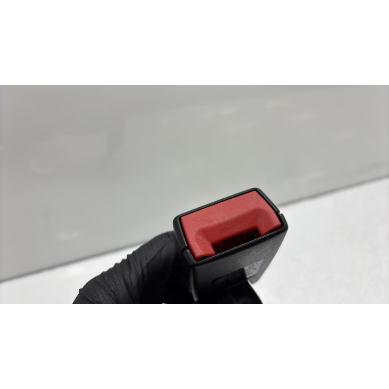 Attache ceinture arriere droit BMW SERIE 1 E88 Photo n°3