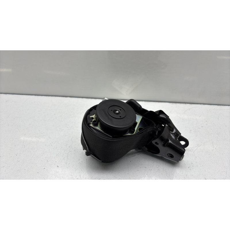 Ceinture arriere droit BMW SERIE 1 E88 Photo n°1