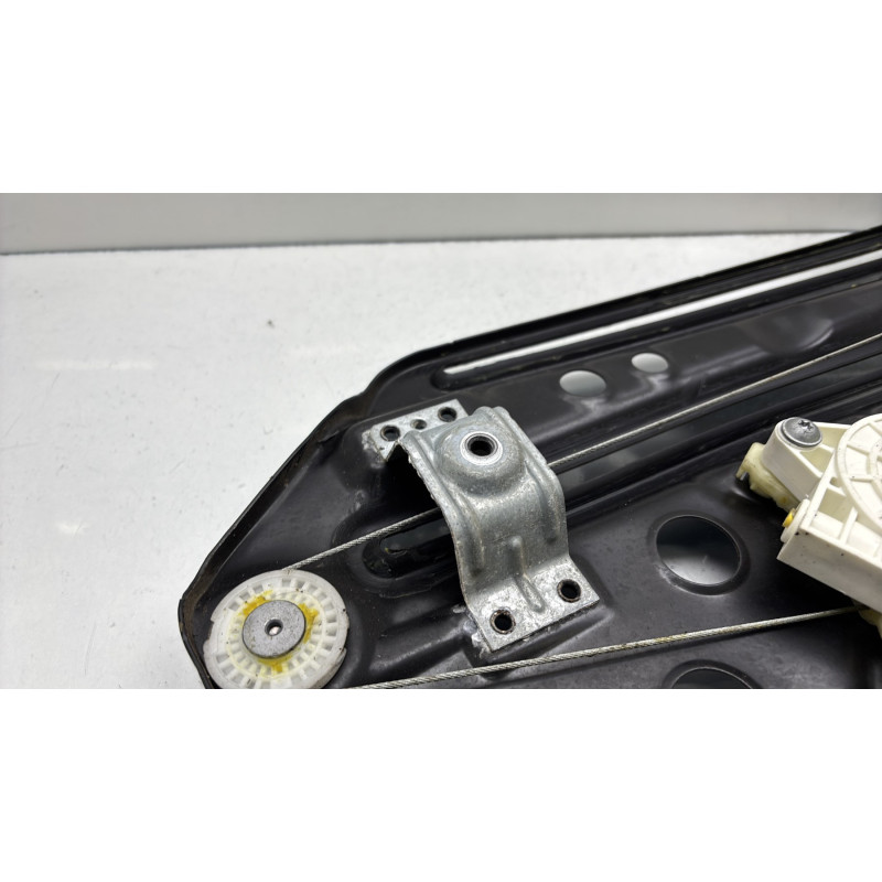 Leve vitre electrique arriere droit BMW SERIE 1 E88 Photo n°2