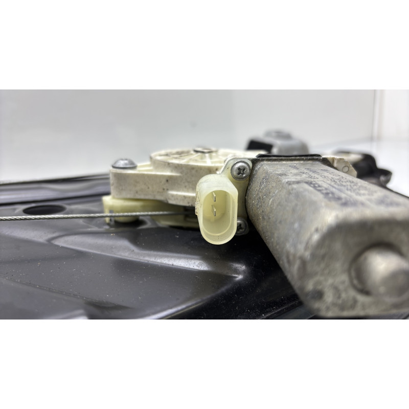 Leve vitre electrique arriere gauche BMW SERIE 1 E88 Photo n°4
