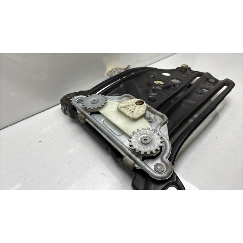 Leve vitre electrique arriere gauche BMW SERIE 1 E88 Photo n°7