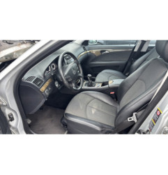 Arret de porte avant gauche MERCEDES CLASSE E 211