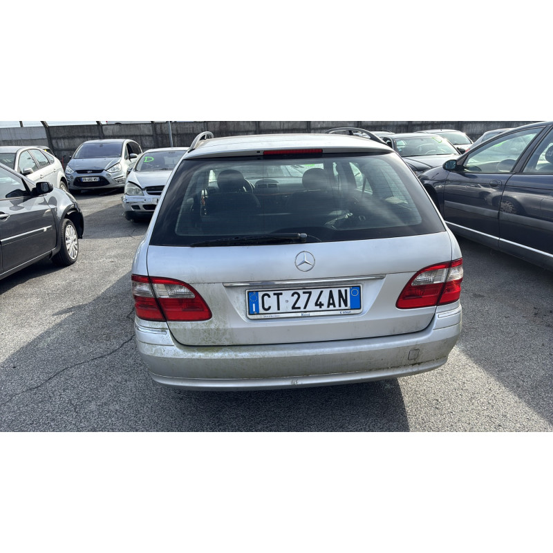Malle/Hayon arriere MERCEDES CLASSE E 211 Photo n°14