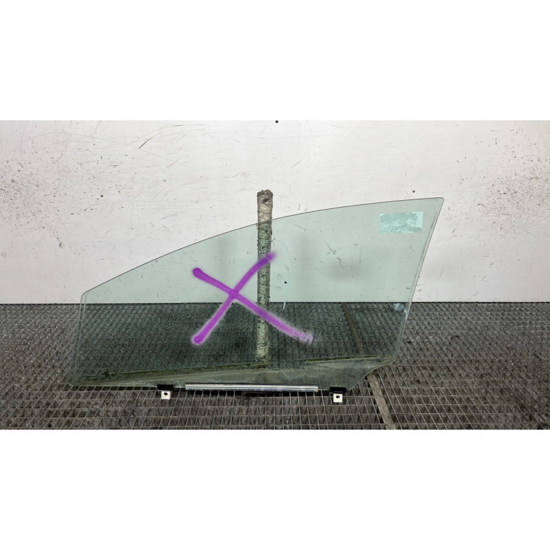 Vitre avant droit TOYOTA AVENSIS 3 Photo n°4