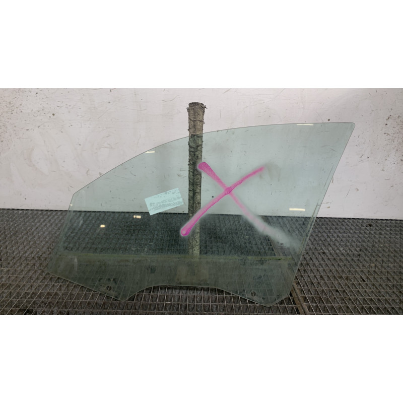 Vitre avant droit BMW SERIE 1 E87 Photo n°4