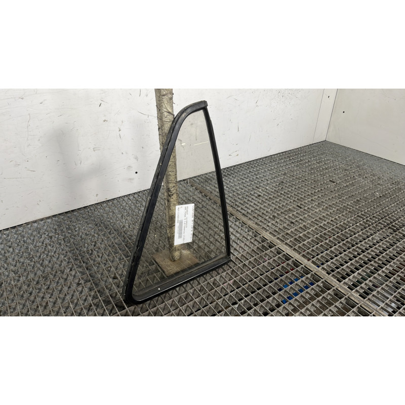 Custode arriere droit (porte) PEUGEOT 205 Photo n°2