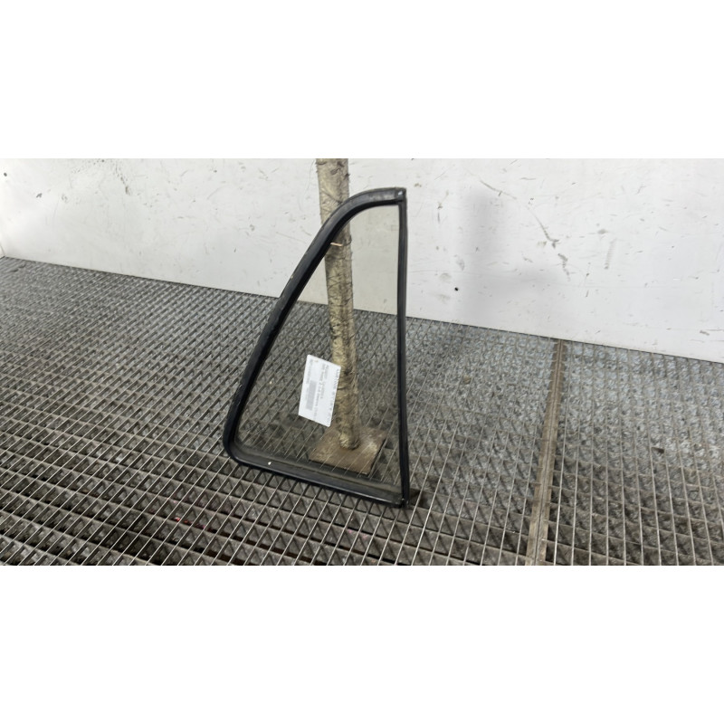 Custode arriere droit (porte) PEUGEOT 205 Photo n°3