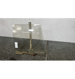 Vitre arriere droit PEUGEOT 205