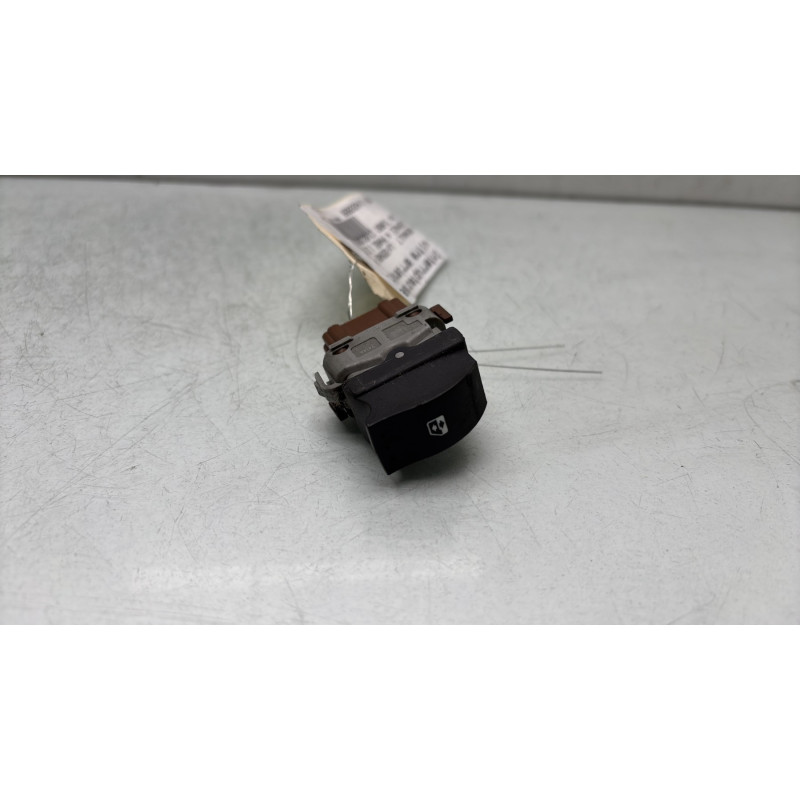 Interrupteur de leve vitre arriere droit RENAULT ESPACE 4 Photo n°1