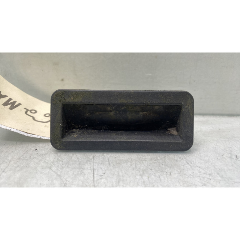 Bouton de coffre FORD FIESTA 6 Photo n°1