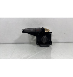 Bouton de warning TOYOTA YARIS 1 Photo n°1