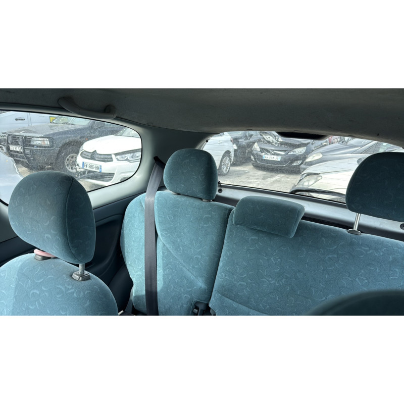 Bouton de warning TOYOTA YARIS 1 Photo n°17
