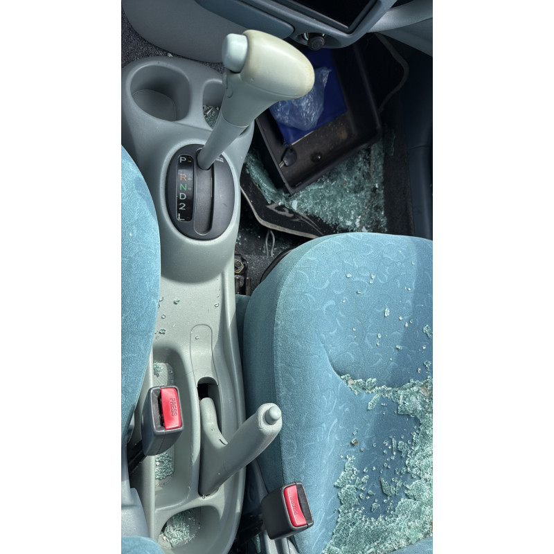 Bouton de warning TOYOTA YARIS 1 Photo n°18