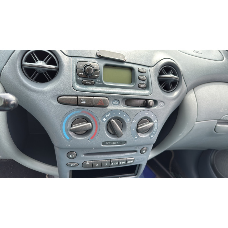 Bouton de warning TOYOTA YARIS 1 Photo n°19