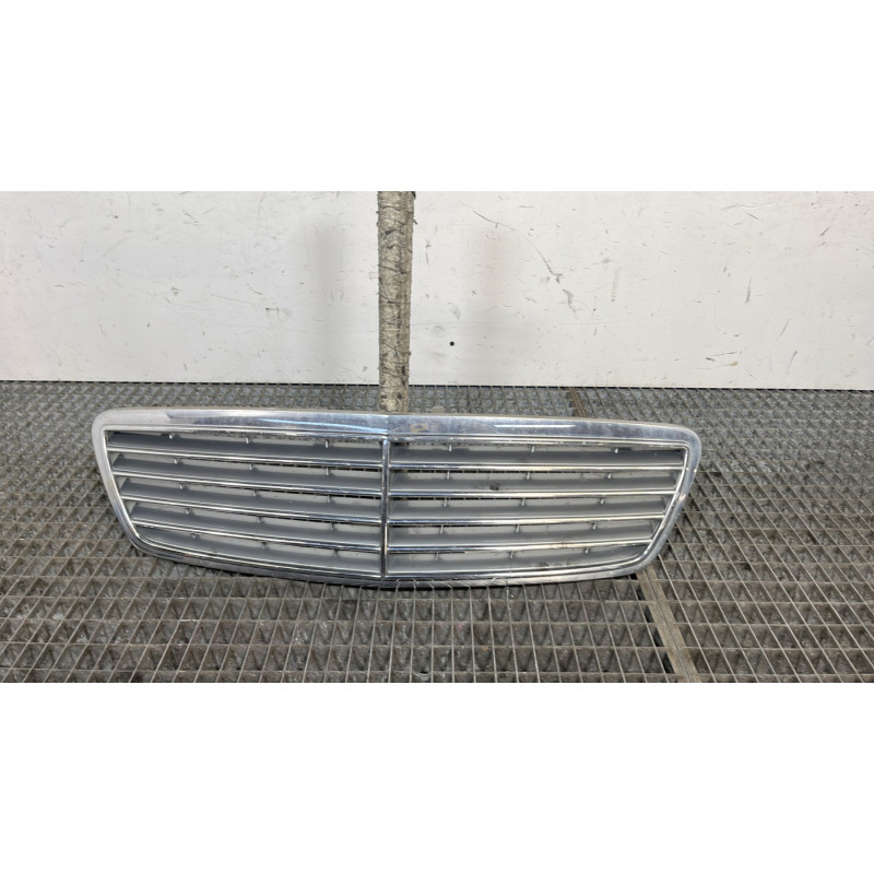 Calandre MERCEDES CLASSE C 203 Photo n°1