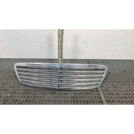Calandre MERCEDES CLASSE C 203 Photo n°1