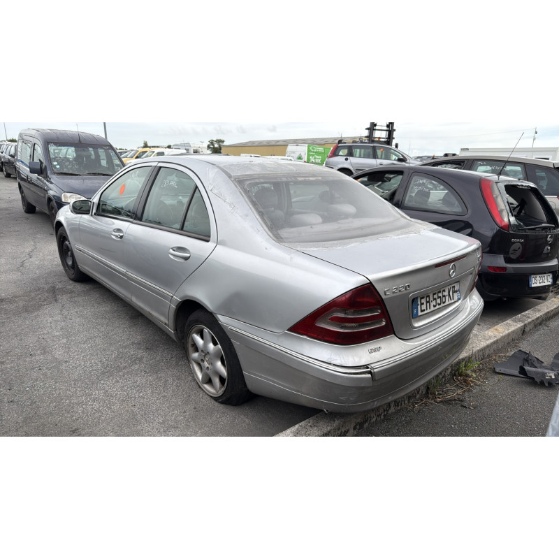 Calandre MERCEDES CLASSE C 203 Photo n°8