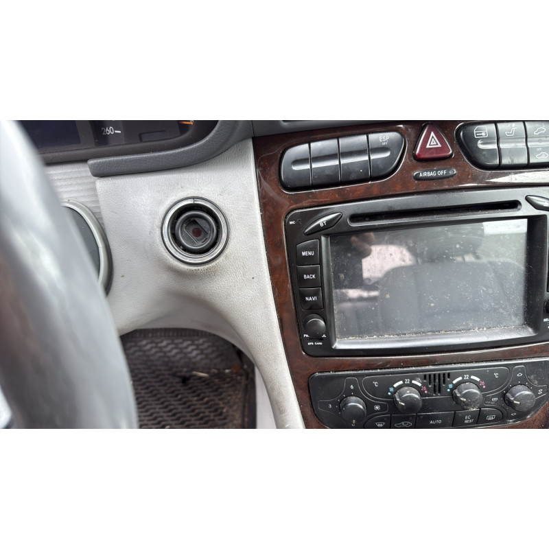 Calandre MERCEDES CLASSE C 203 Photo n°16