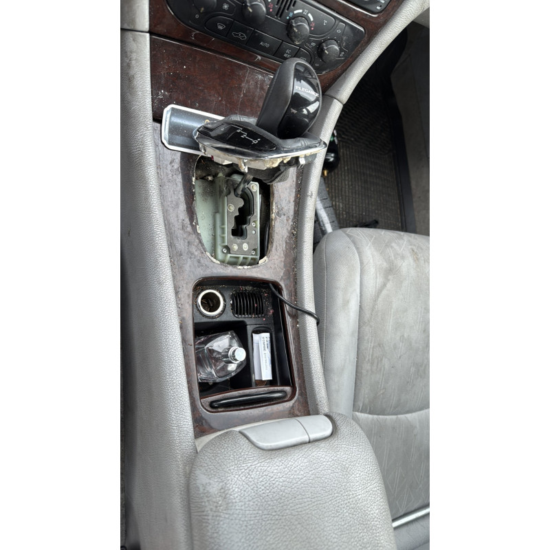 Calandre MERCEDES CLASSE C 203 Photo n°17