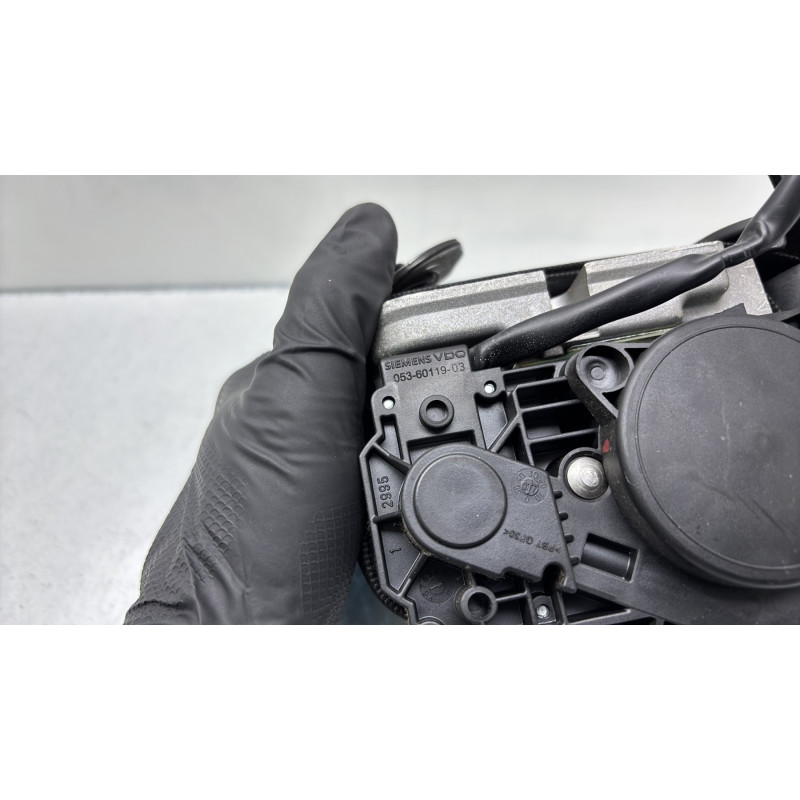 Pretensionneur de ceinture avant gauche MERCEDES CLASSE CLS 219 Photo n°4