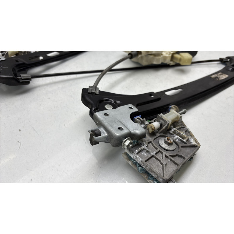 Leve vitre electrique arriere droit MERCEDES CLASSE CLS 219 Photo n°6