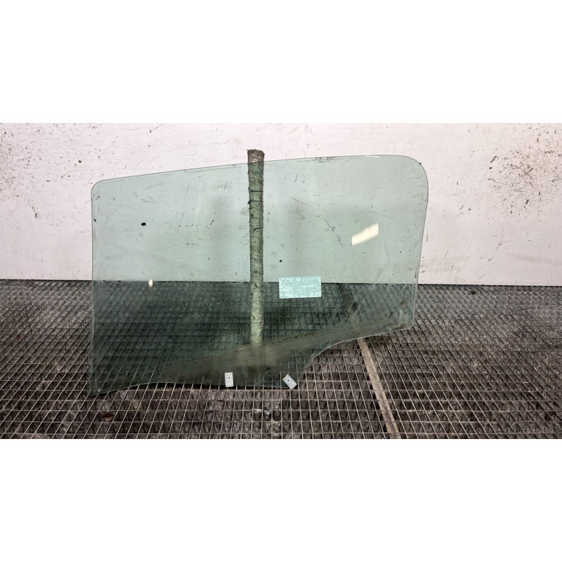 Vitre arriere droit PEUGEOT 307 Photo n°4