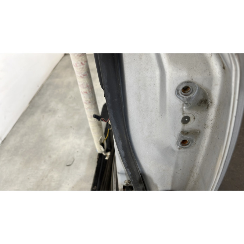 Porte arriere gauche TOYOTA AVENSIS 3 Photo n°4