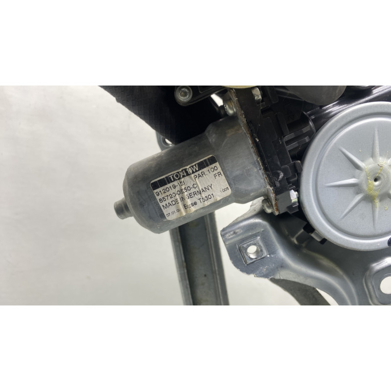 Leve vitre electrique avant gauche TOYOTA AVENSIS 3 Photo n°4