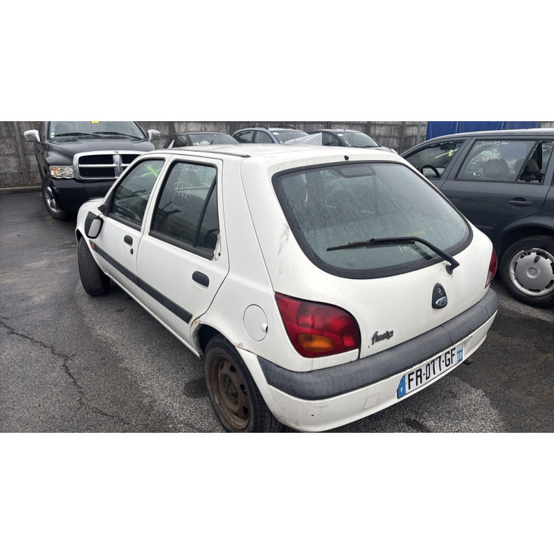 Malle/Hayon arriere FORD FIESTA 4 Photo n°15