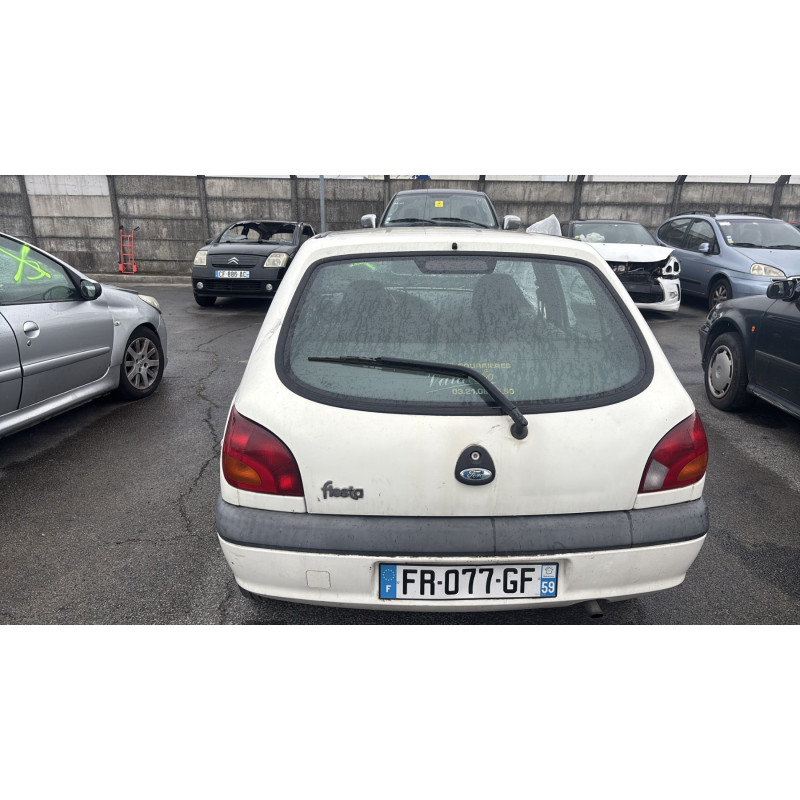 Malle/Hayon arriere FORD FIESTA 4 Photo n°16