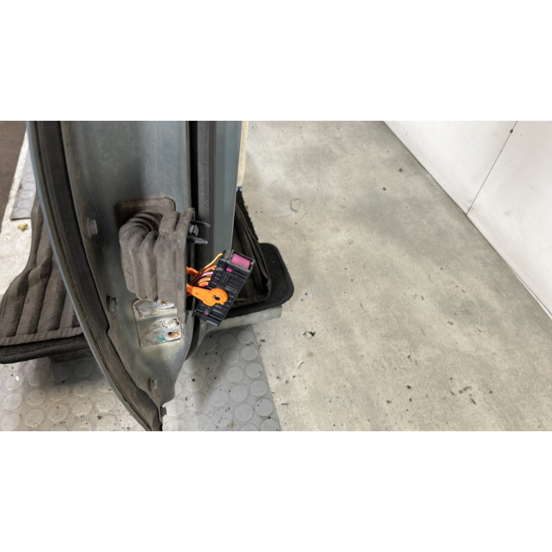Porte avant droit VOLKSWAGEN GOLF 5 Photo n°6