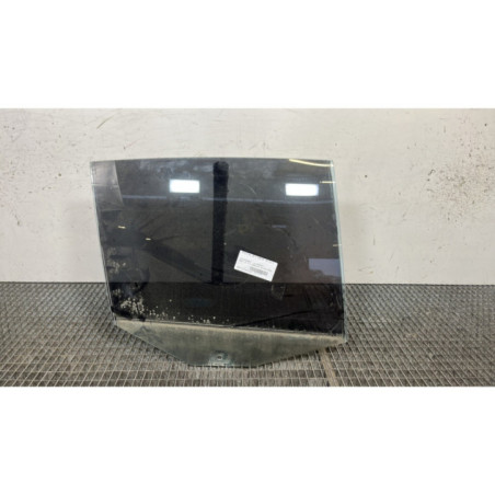 Vitre arriere droit VOLKSWAGEN GOLF 5 Photo n°1