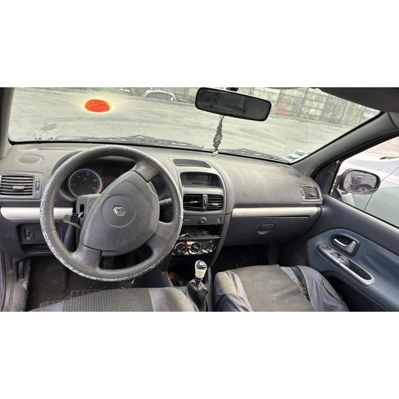 Vitre avant gauche RENAULT CLIO 2 Photo n°17